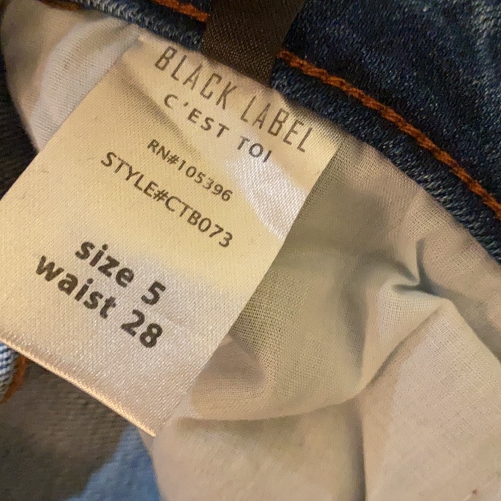 Black Label Jeans with Fray Hemline, 5 - Picture 7 of 8